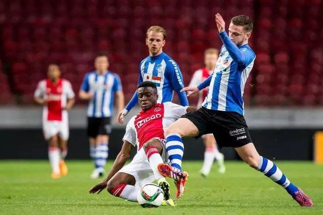 帮助球迷们 帮助球迷们